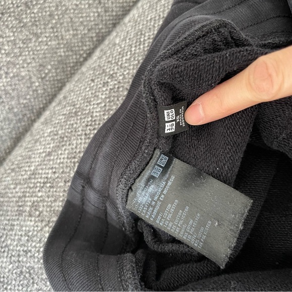 Uniqlo black sweatpants - Picture 5 of 5